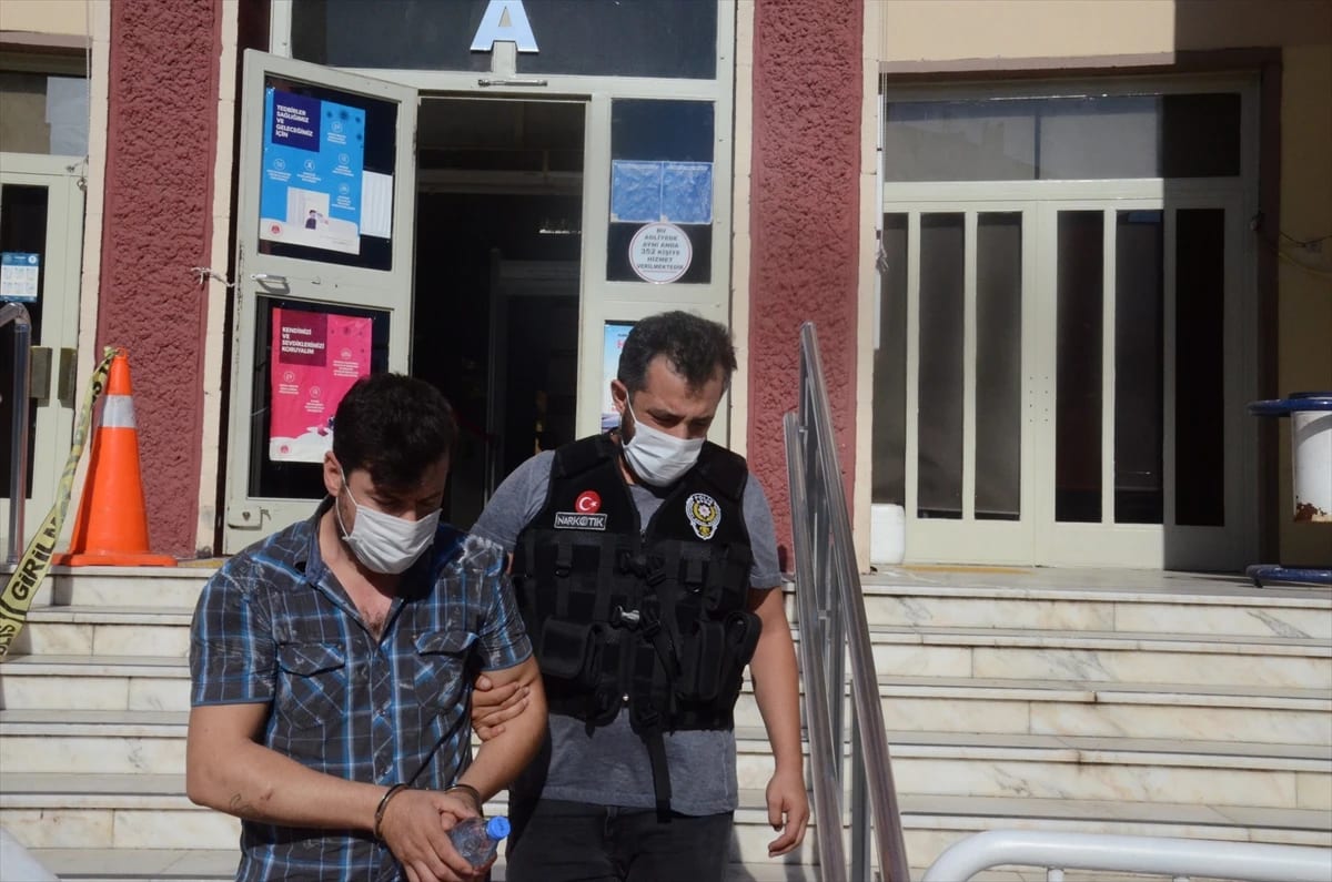Aydın’da “dur” ihtarına uymayan sürücünün otomobilde uyuşturucu ele geçirildi