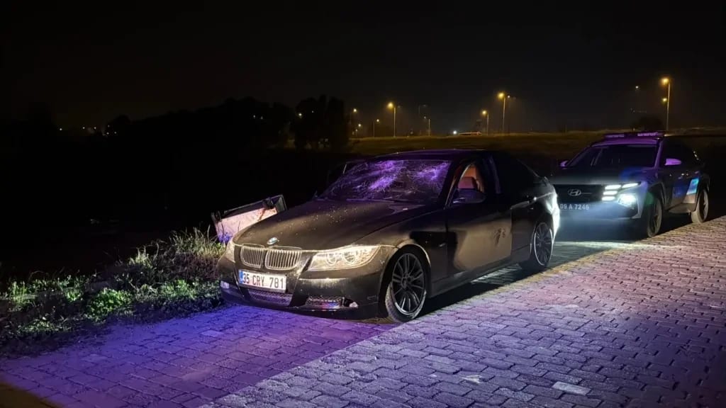 Efeler’de Otomobilin Önünü Kestiler: 2 Kişi Yaralandı