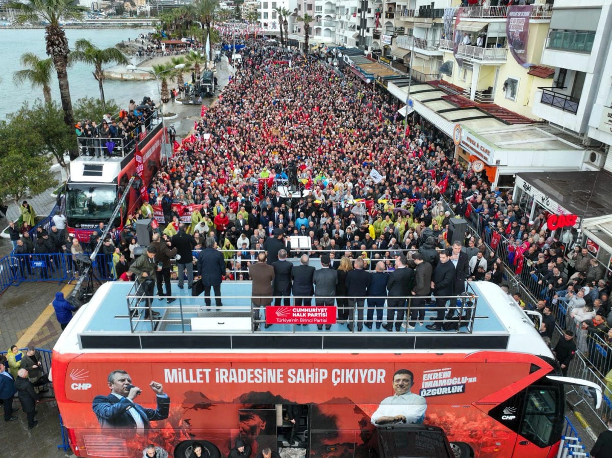 Özgür Özel Kuşadası Mitingi Kuş Bakışı