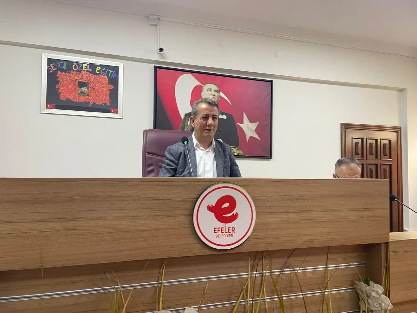CHP’li Yetişkin’den AK Partili Erdem’e yanıt: “Vatandaşın içindeyiz”