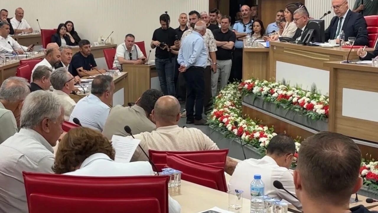 “1 Milyarlık Yatırımda Çine Nerede?” Çıkışı Mecliste Tansiyonu Yükseltti