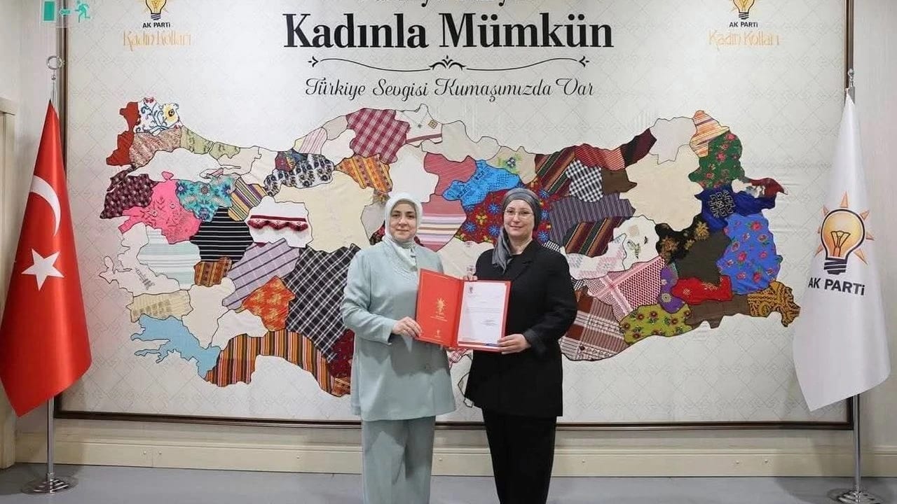 AK Parti Efeler Kadın Kolları’nda Yeni Yönetim Açıklandı