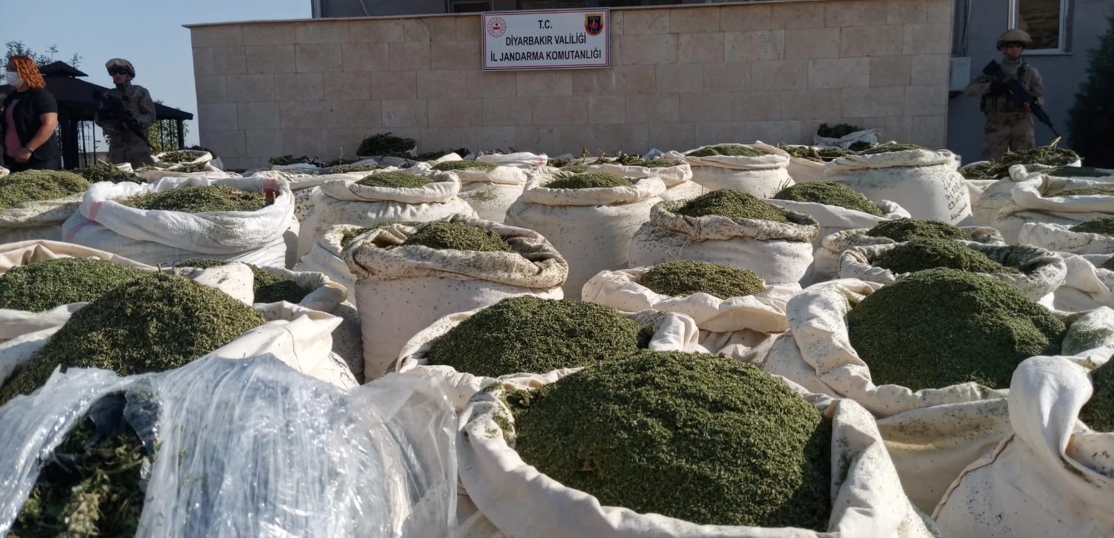 Diyarbakır’da 4 ton esrar ele geçirildi