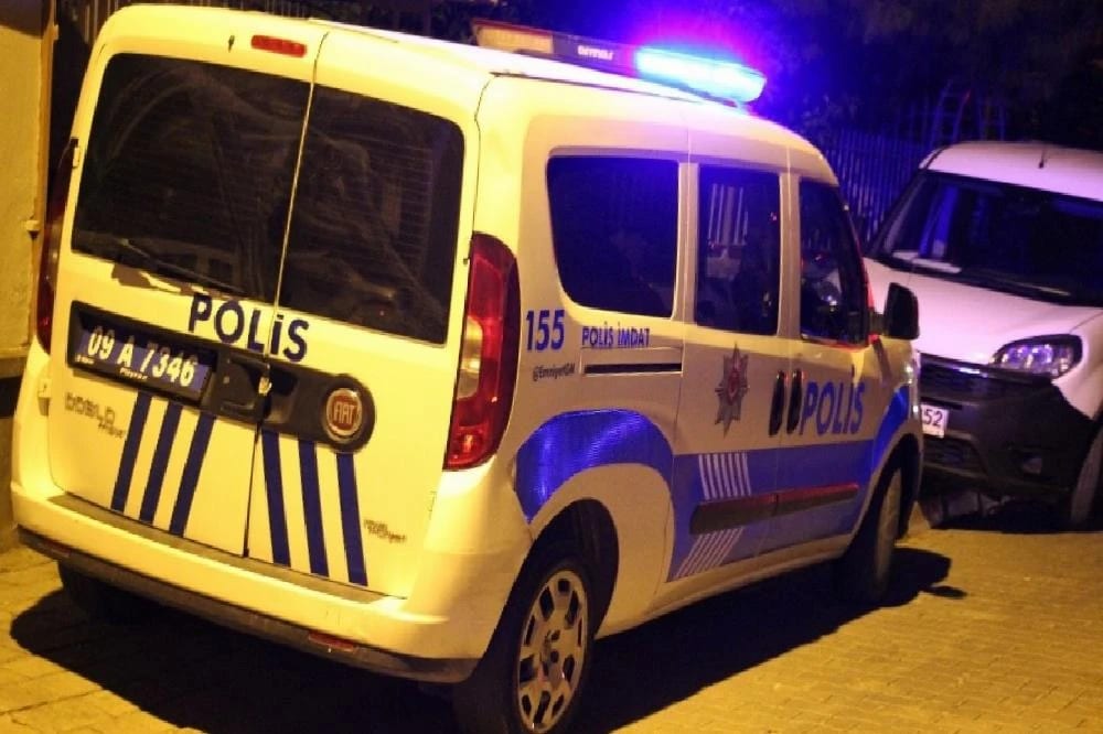 Aydın’da alkollü gençler bekçilere bıçak çekti