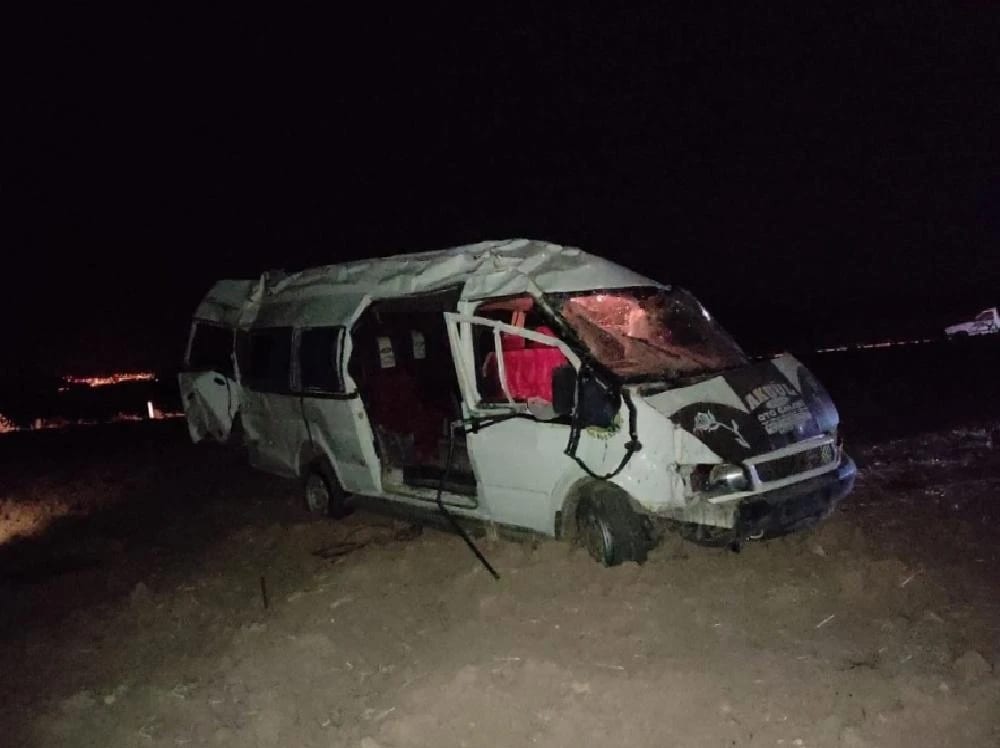 Kontrolden çıkan minibüs takla attı: 5 yaralı