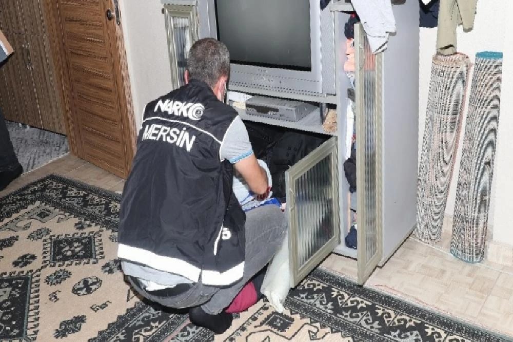 Mersin’de ’torbacılara’ şafak operasyonu