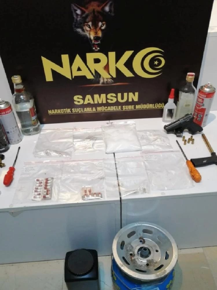 Uyuşturucu imalatına operasyon: 2 gözaltı