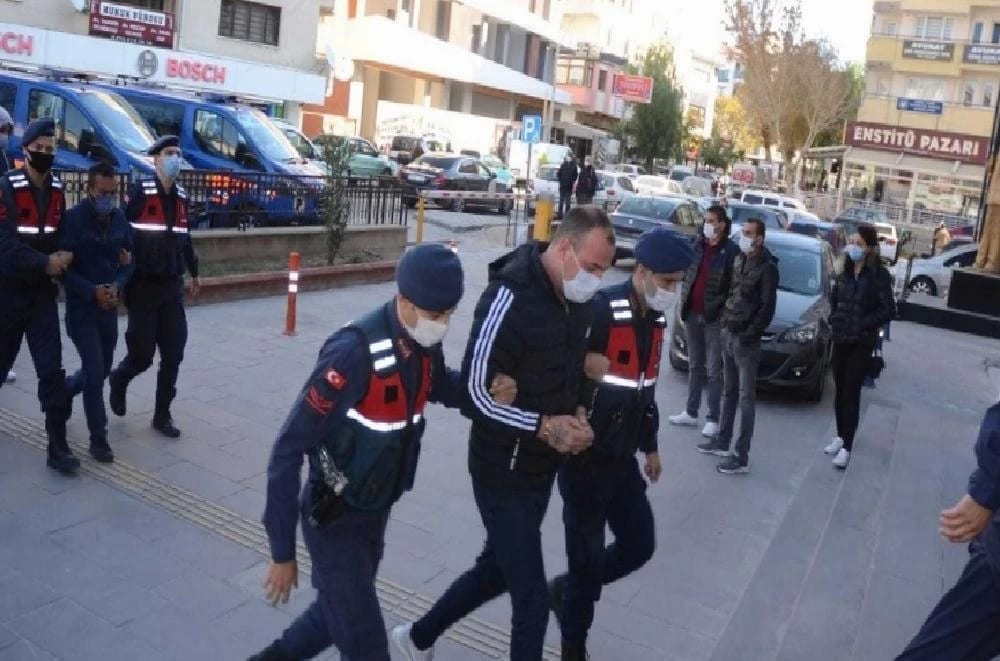 Aydın merkezli 3 ilde göçmen kaçakçılığı operasyonu