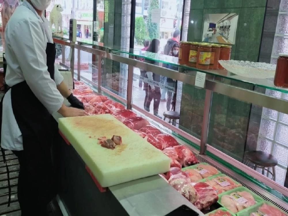 Aydınlı duyarlı esnaftan “Askıda Et” projesi