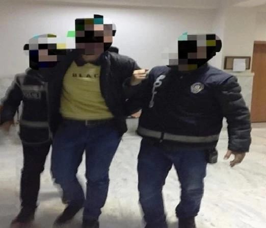 Balkon demirindeki parmak izinden yakalandı