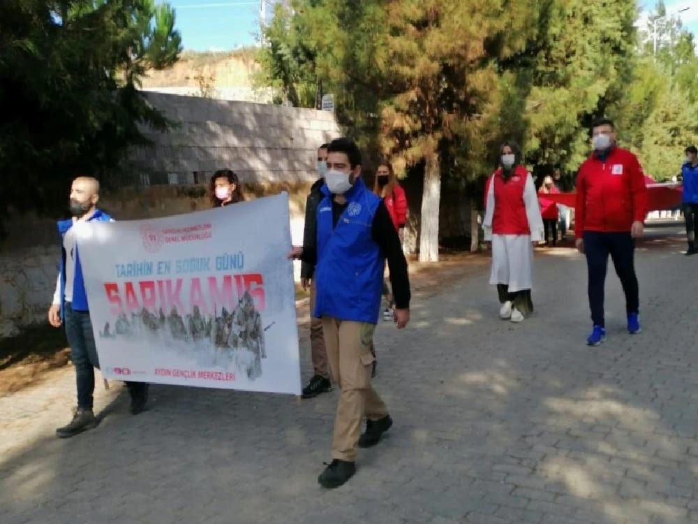 Aydınlı gençlerden vefa yürüyüşü