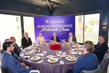 Vali Varol, Aydın’daki İlk Bayramını Protokolle Kutladı
