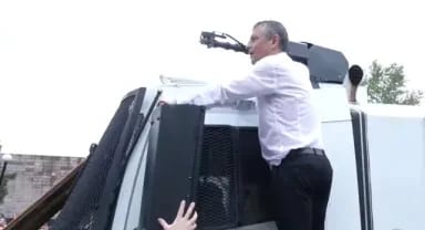Özgür Özel TBMM Önünde Konuştu: “CHP’yi Yeniden Açacağız”