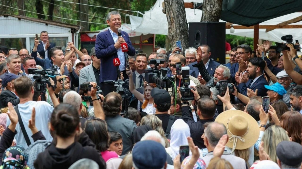 Özgür Özel’den Erdoğan’a Sert Sözler: “Ben Milletin Gönlündeyim”