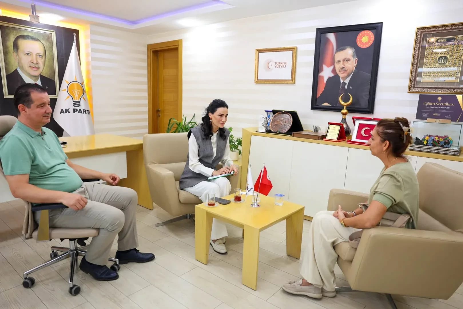 Sarıbaş, Efeler’de vatandaşların taleplerini dinledi