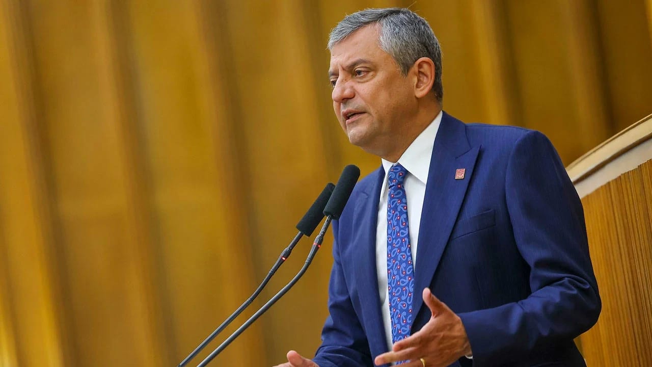 Özgür Özel’den CHP Grup Başkanlığına Duygusal Veda: “Her Son Yeni Bir Başlangıçtır”