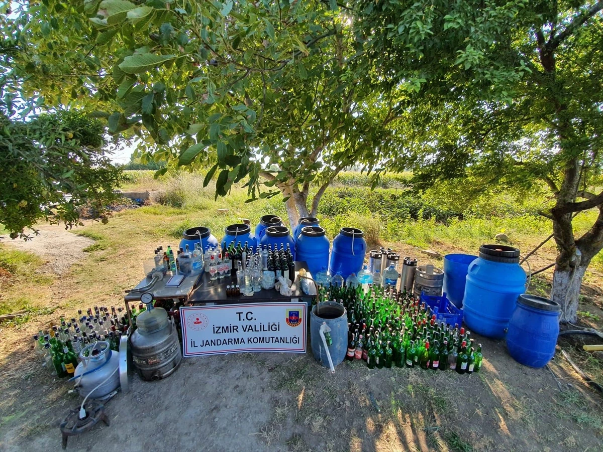 İzmir’de bağ evinde 227 litre sahte içki ele geçirildi