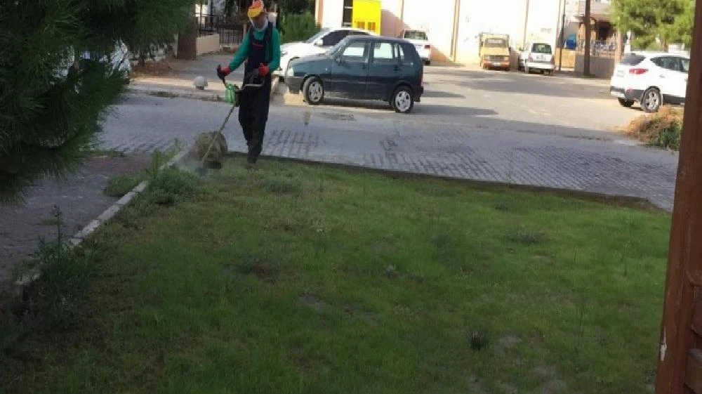 Akbük ve Altınkum’da park ve yeşil alan temizliği yapıldı