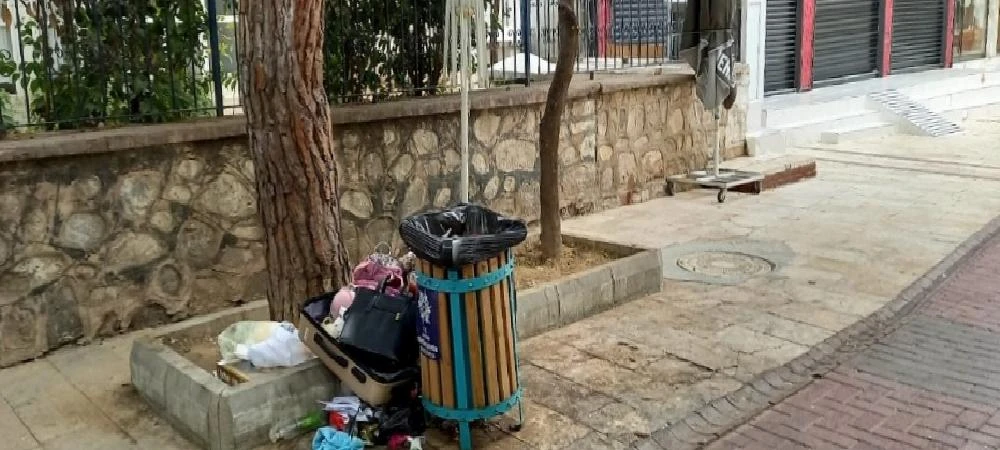 Askerlik şubesi önündeki şüpheli valiz paniğe neden oldu