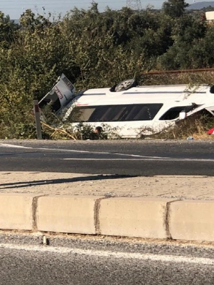Aydın’da yolcu minibüsü devrildi: 6 yaralı