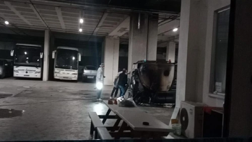 Karabük Üniversitesi otoparkında çıkan yangın korkuttu