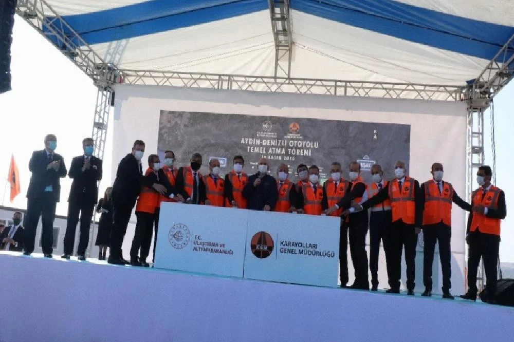 Bakan Karaismailoğlu tarafından Aydın-Denizli Otoyolu’nun temeli atıldı
