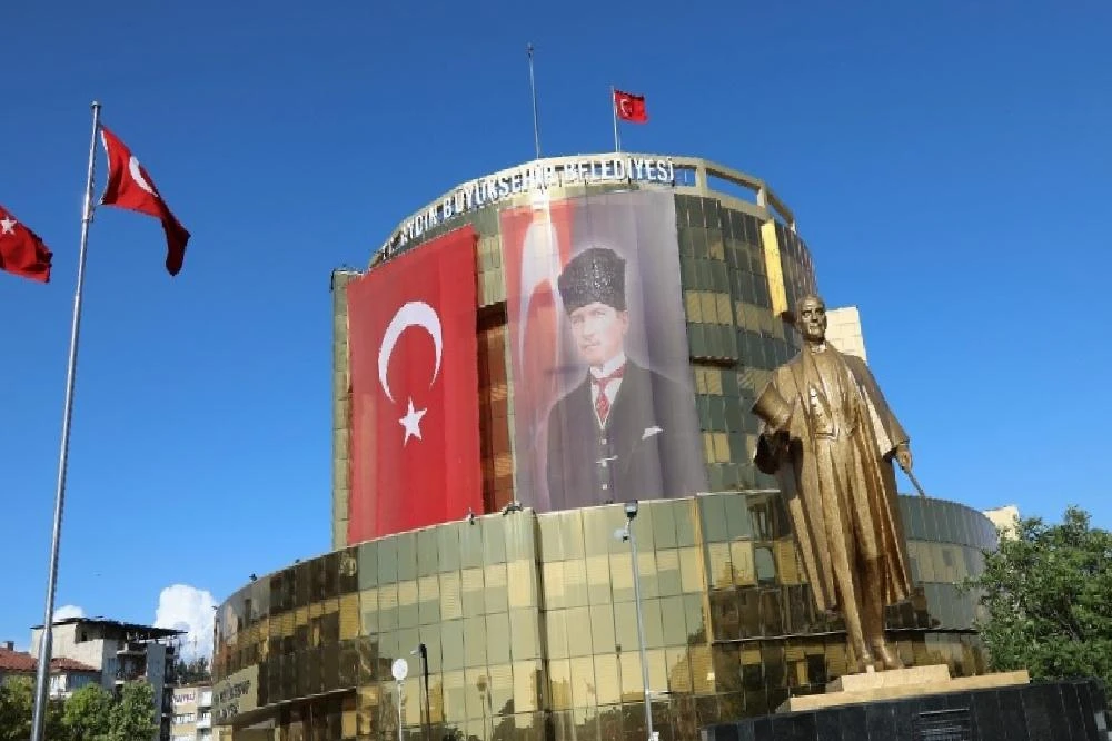 Aydın Büyükşehir Belediyesi kepenk indiren kiracısından kira almayacak