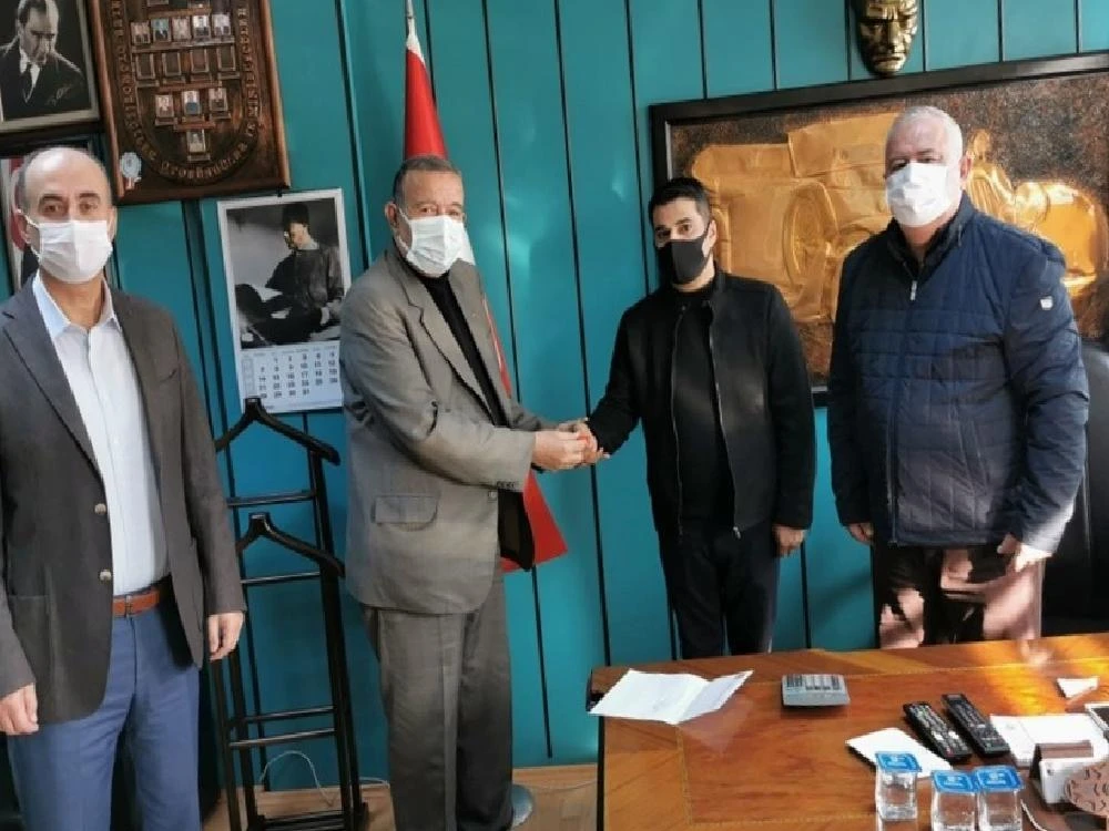 TŞOF Genel Başkanı Aydınlı şoförü ödüllendirdi