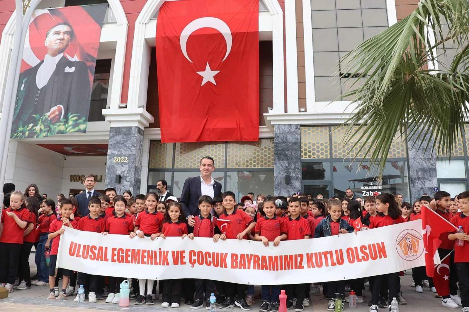Koçarlı Belediye Başkanı Özgür Arıcı’dan 23 Nisan Mesajı:
