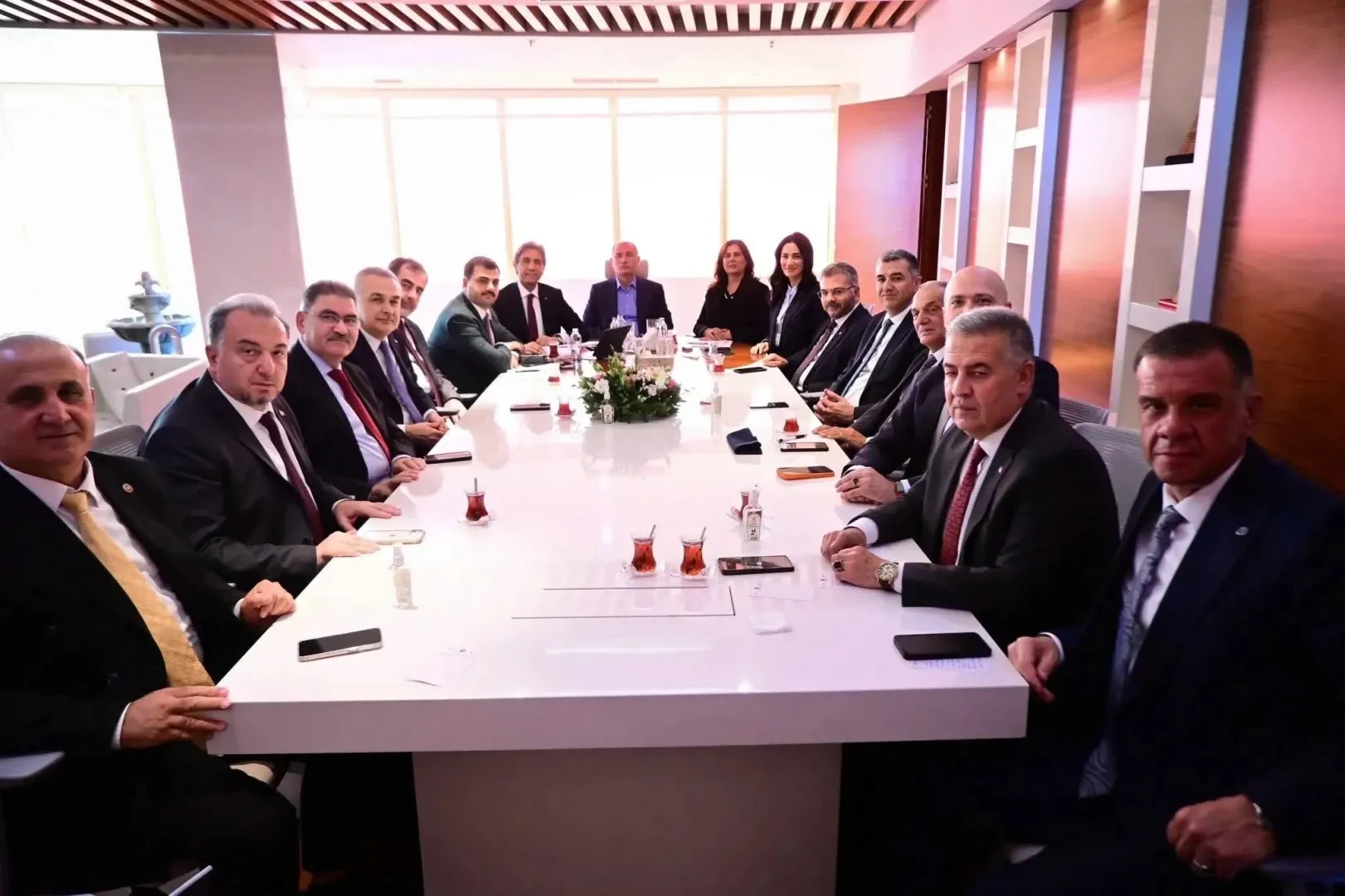 Aydın’da AK Parti Zirvesi: Yatırımlar ve Projeler Görüşüldü
