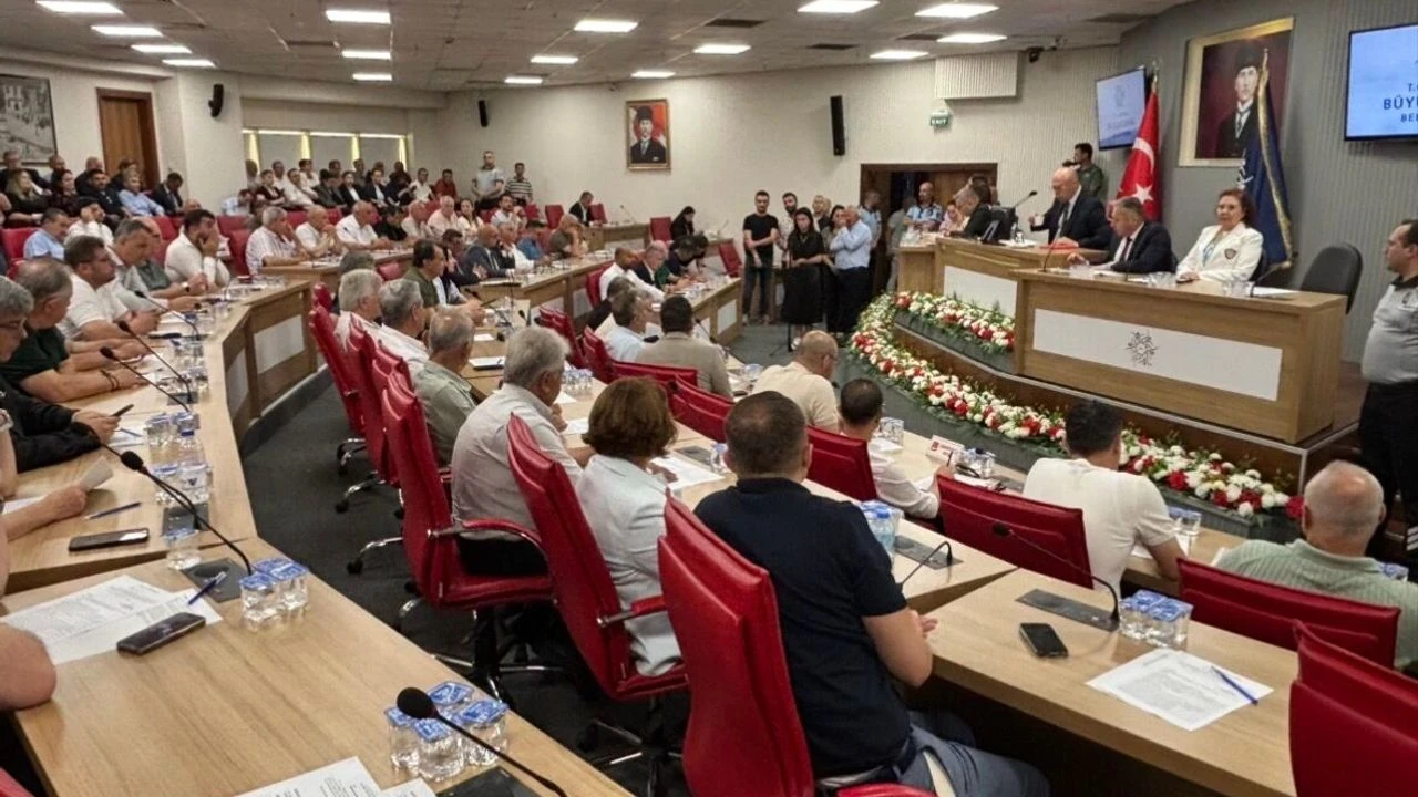 Büyükşehir Meclisinde Borçlanma Tartışması