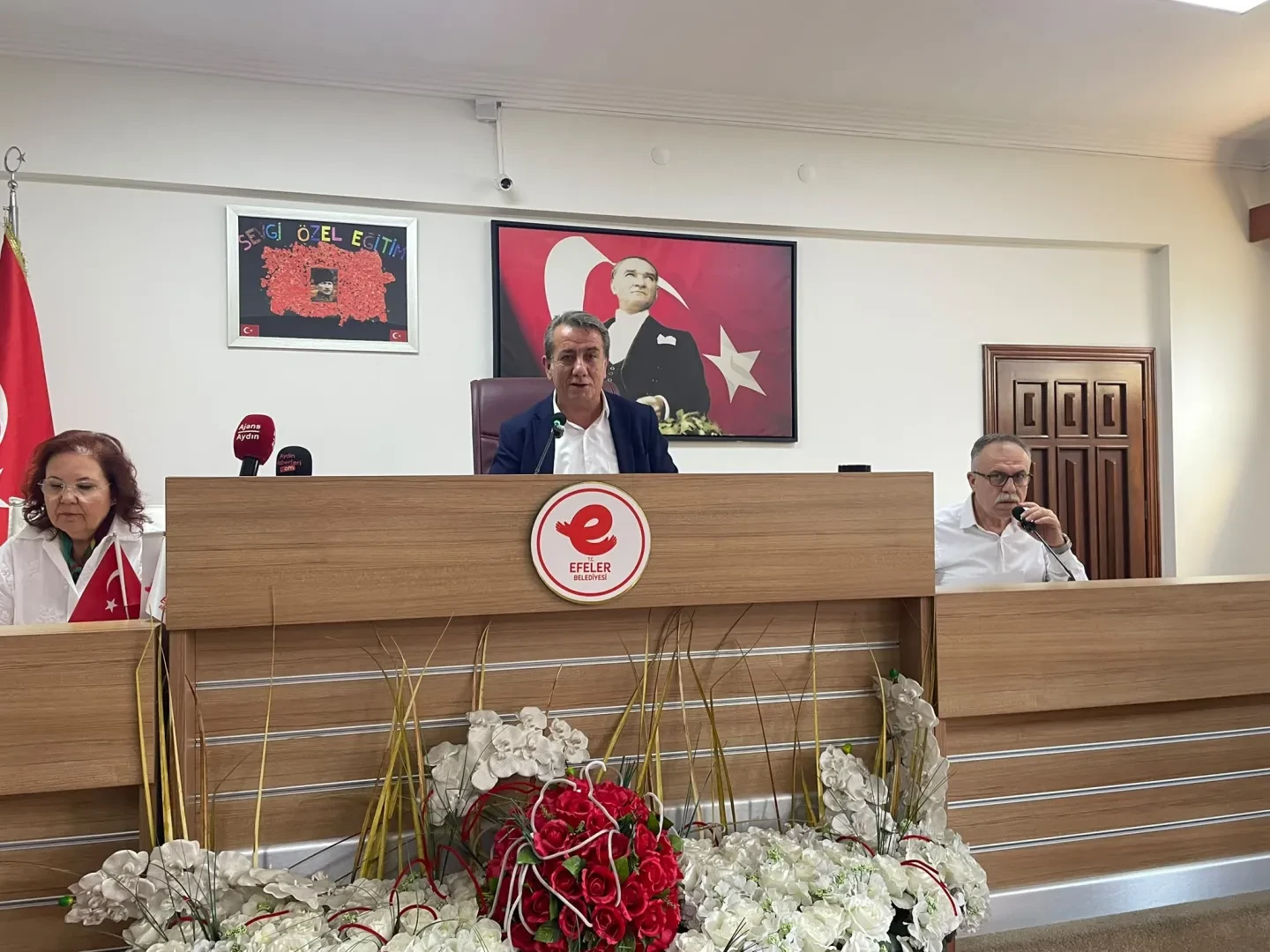 Efeler’de sokak hayvanları için Başkan Yetişkin’e yetki