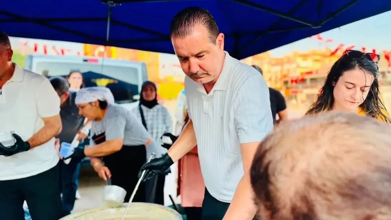 AK Parti Efeler’in aşure hayrına yoğun ilgi