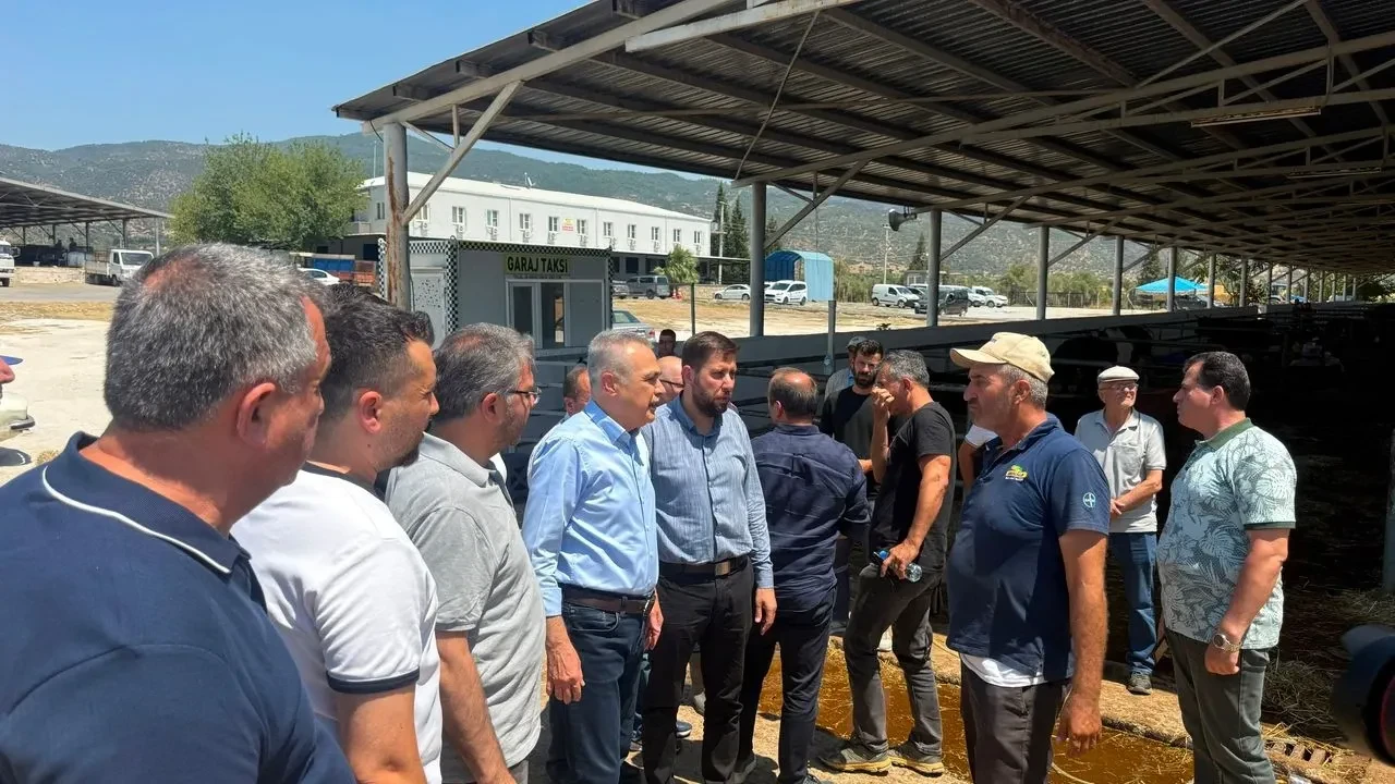 AK Parti Aydın Heyeti Yangın Koordinasyon Merkezinde İncelemelerde Bulundu