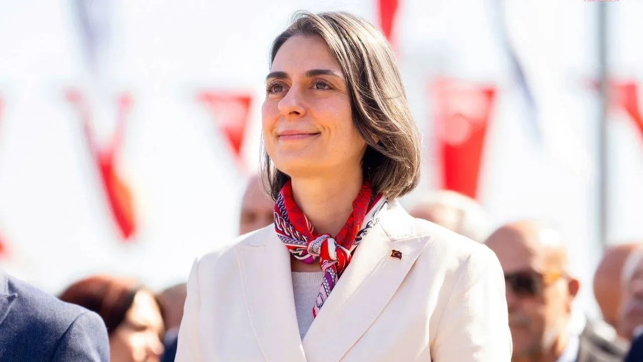 Üsküdar Belediye Başkanı Sinem Dedetaş Tutuklandı